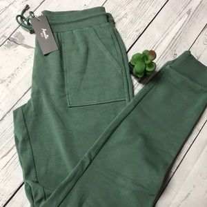 NWT ☘️ BOGO - Comfy Fleece Pants - M (tall)
